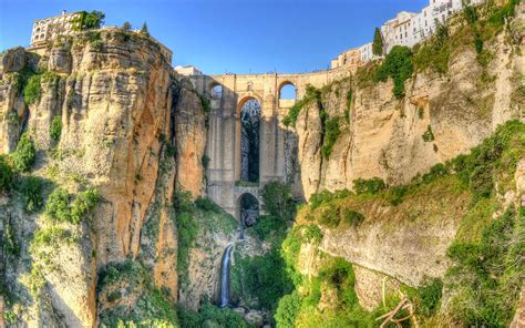 Visit Ronda, Spain: an amazing town spanning a deep gorge